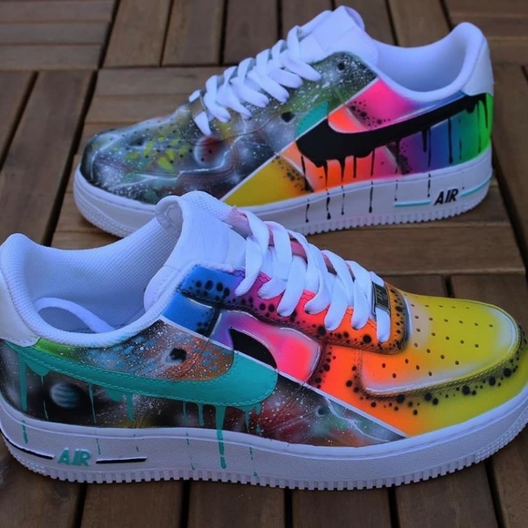 Nike Uptowns - Picture 1 of 1